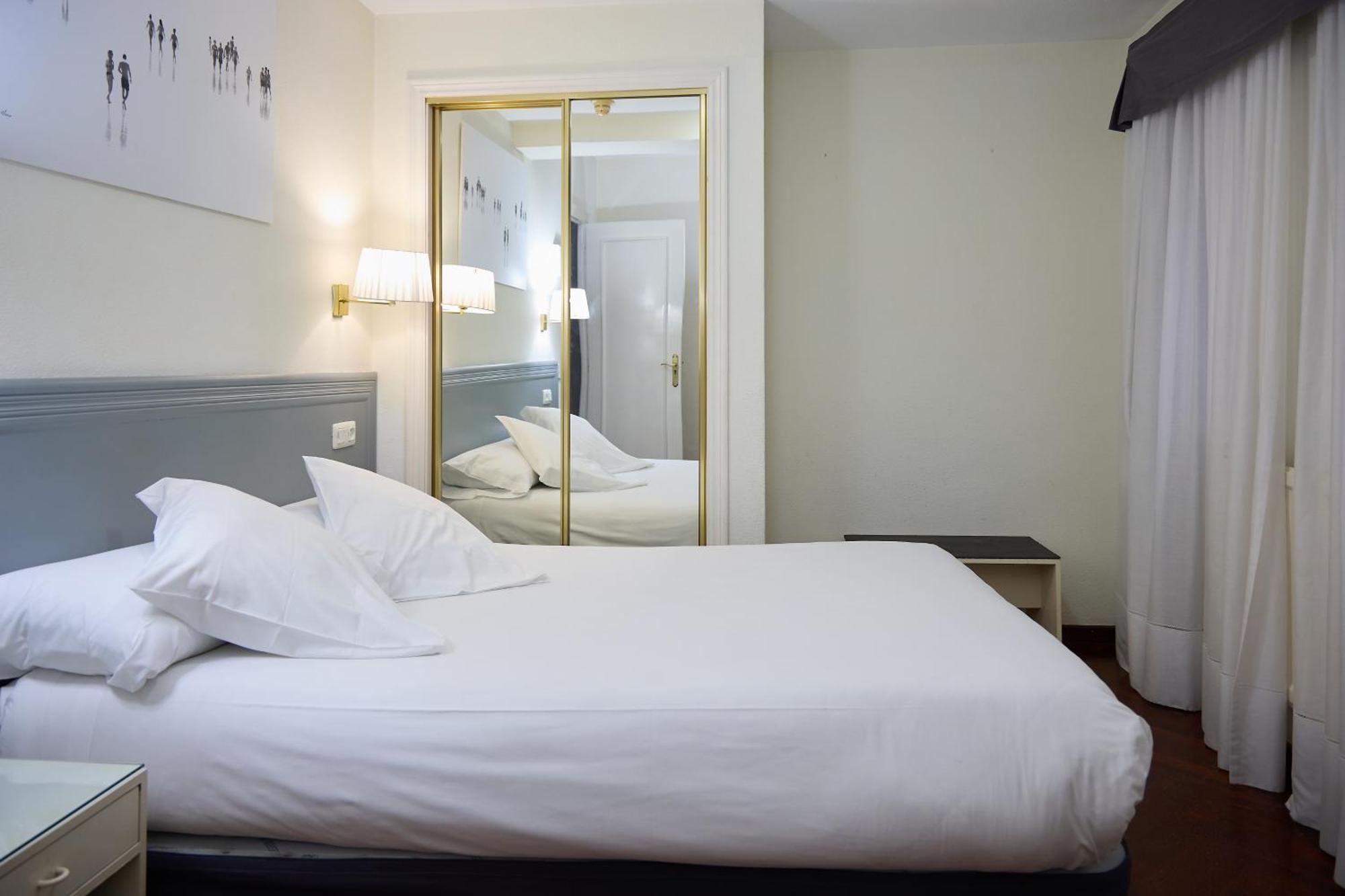 Hotel Plaza 2*
